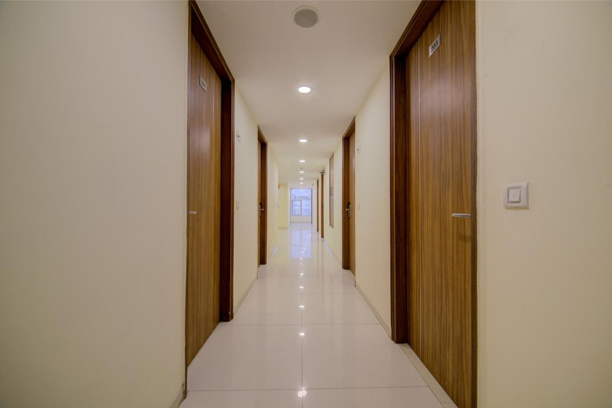 Hotel Grand Suites By D'Capitol Near Delhi Airport New Delhi Extérieur photo