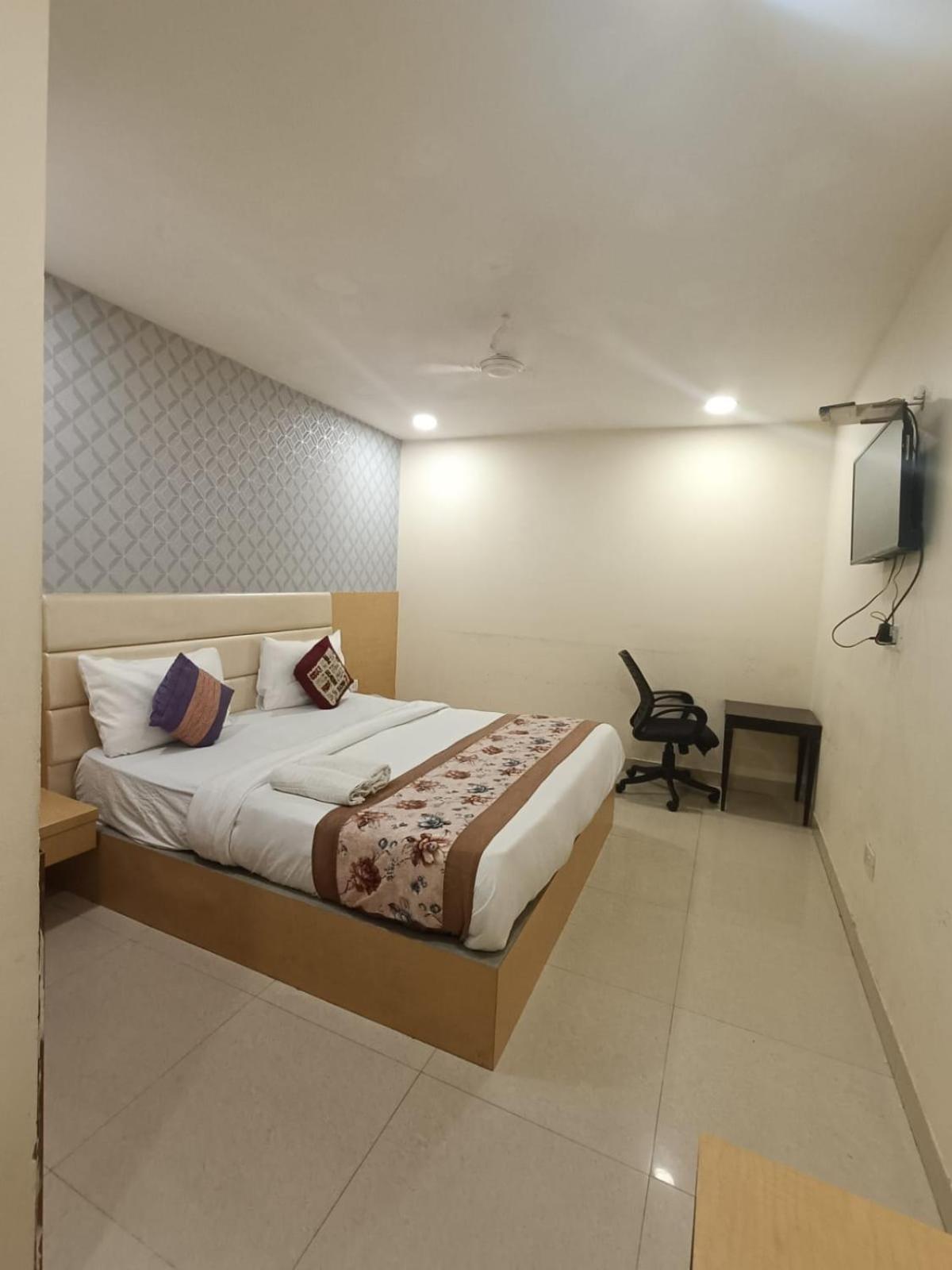 Hotel Grand Suites By D'Capitol Near Delhi Airport New Delhi Extérieur photo